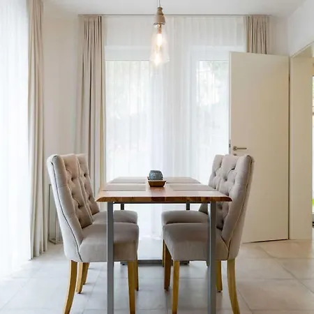 アパート Gartenhaus Am Waldschloss App 1 ゼーバート・ヘリングスドルフ