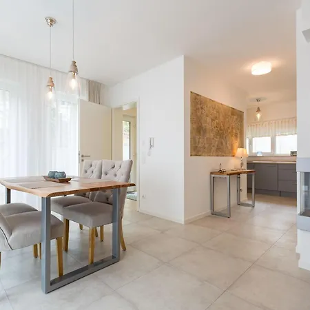 Gartenhaus Am Waldschloss App 1 アパート ゼーバート・ヘリングスドルフ